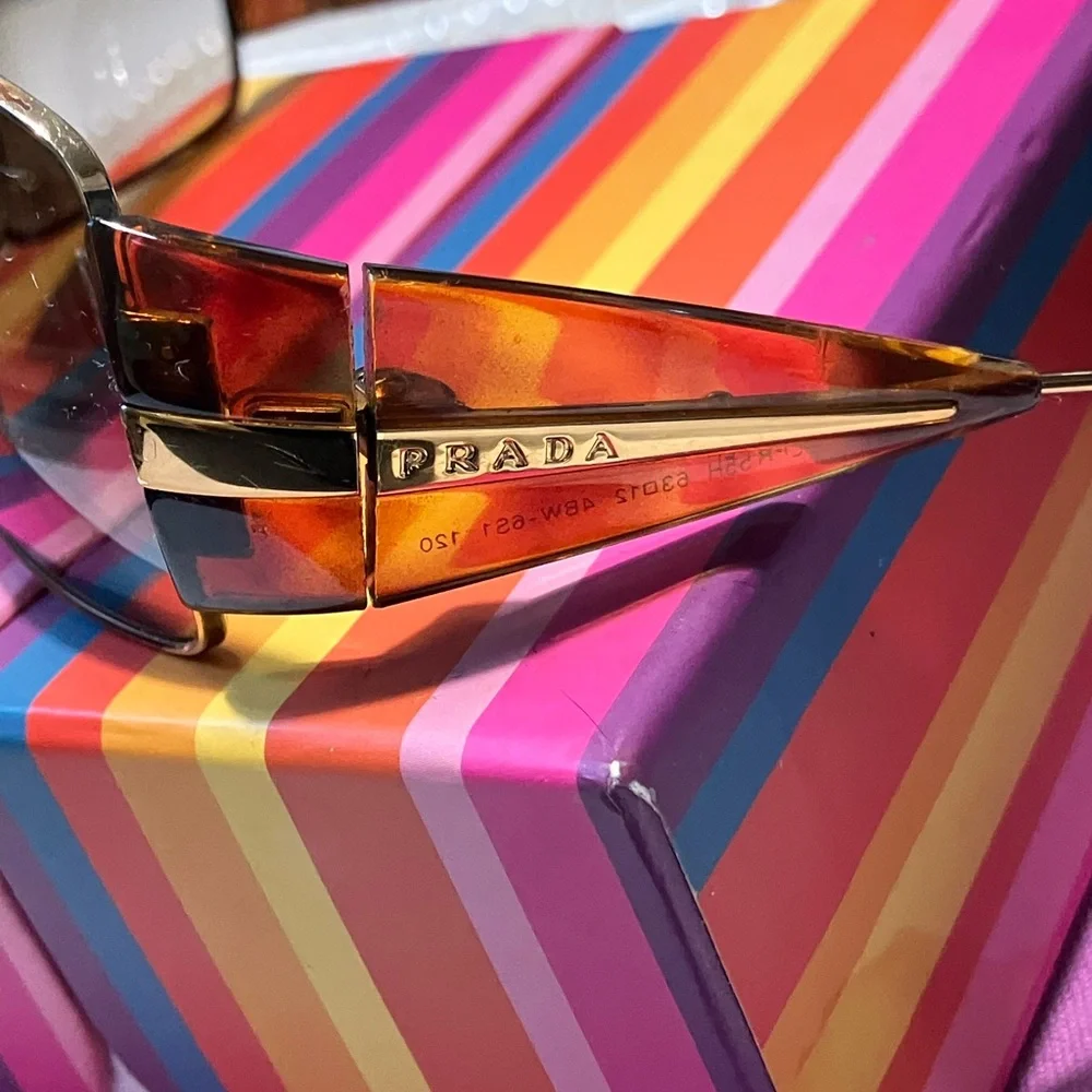 Prada Vintage sunglasses and hard case - Picture 2 of 13